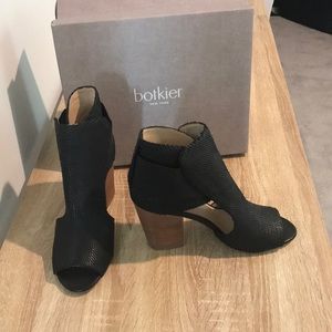 HOST PICK! Botkier Maddy peep toe booties. Womens size 10.